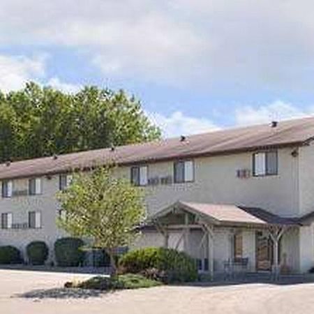 Travelodge Yankton Exterior photo